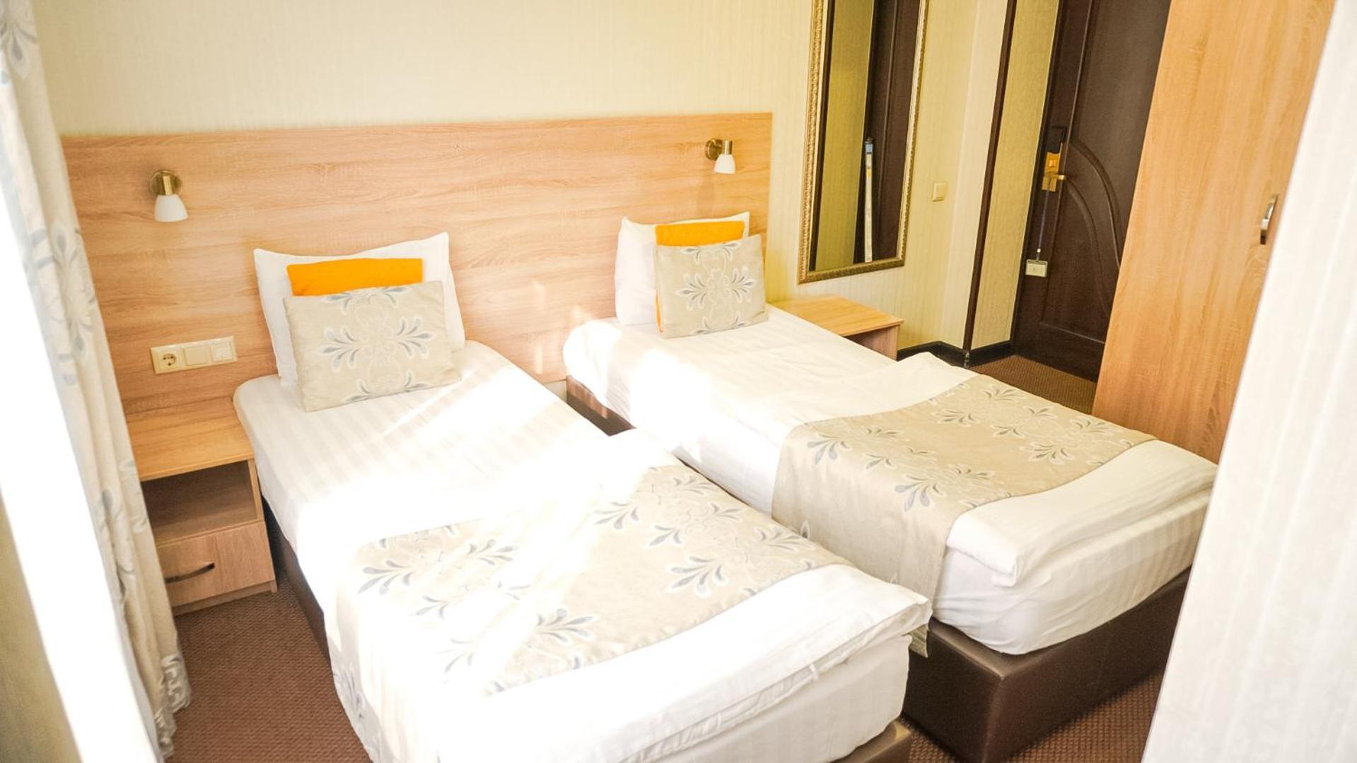 Hotel Silk Way Almaty Exterior foto
